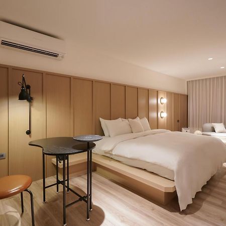 Hope Hotel Тайнан Екстериор снимка