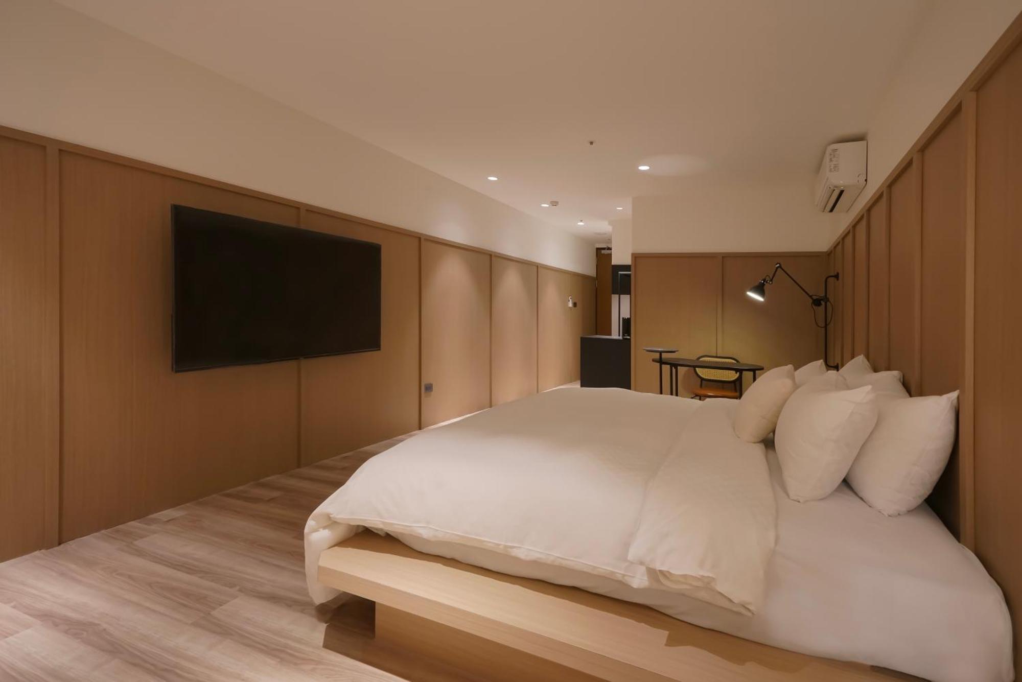 Hope Hotel Тайнан Екстериор снимка